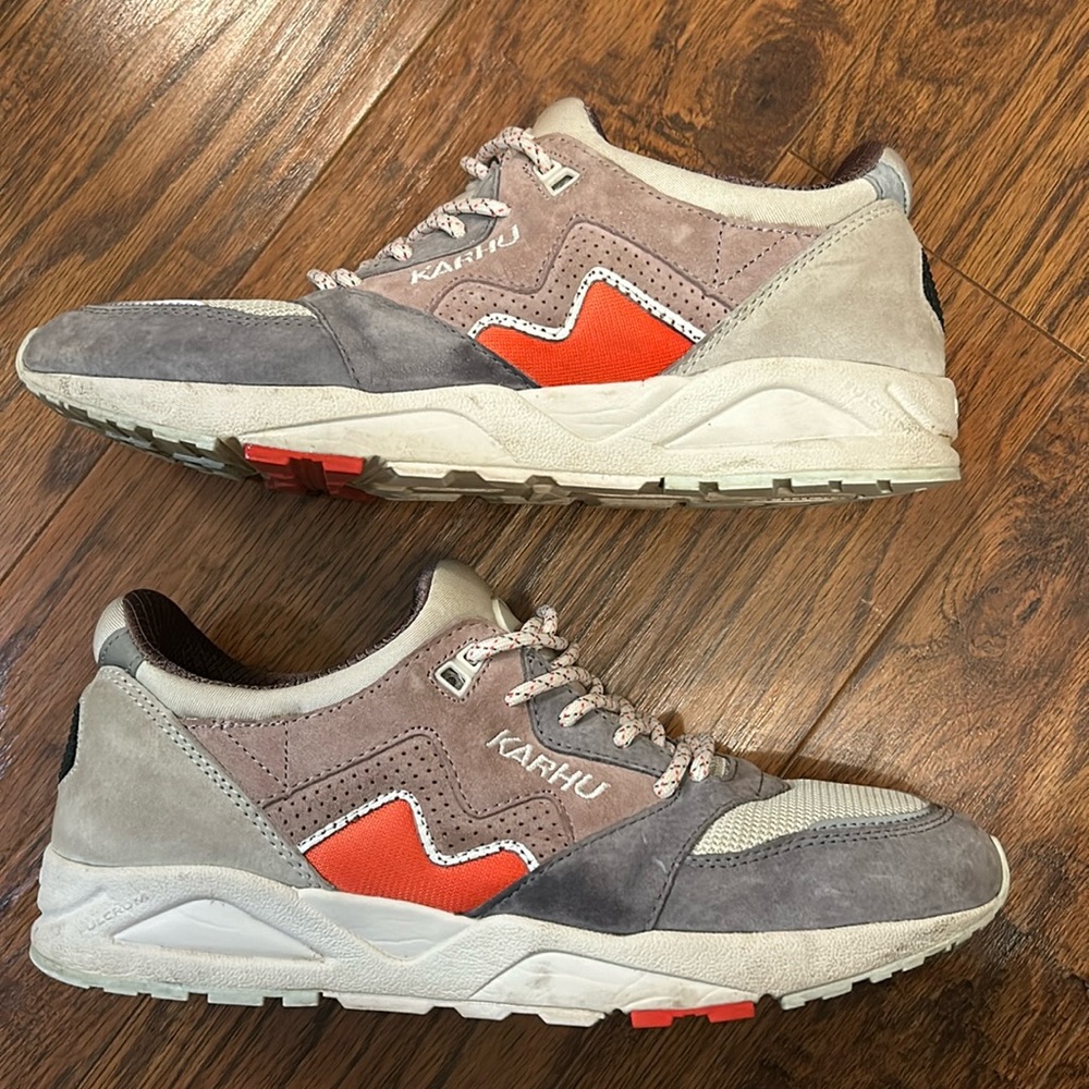 KARHU Womans sneaker size 9.5